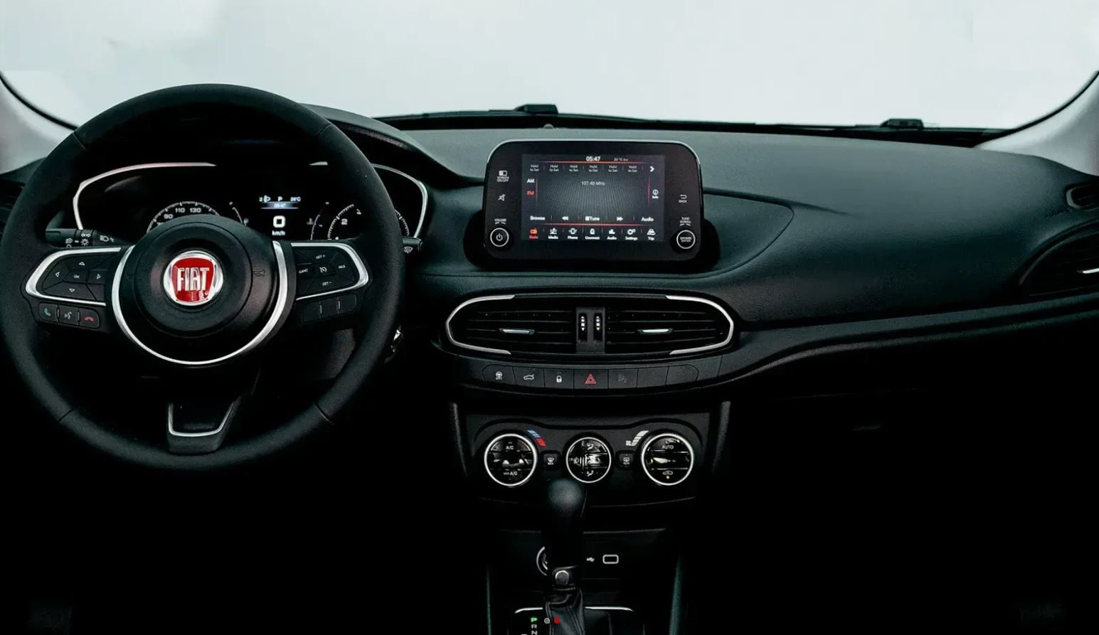 Tableau de bord — location FIAT TIPO à Alger